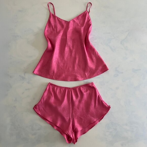 Victoria's Secret Dainty Floral Pink Satin Camisole & Shorts Matching Sleep Set - Picture 1 of 8